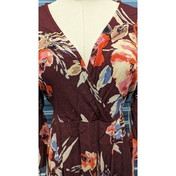 NWT BILLABONG Medium Dress Floral Faux Wrap Crinkled Flare‎ Sleeve Cutout Back - Picture 3 of 14